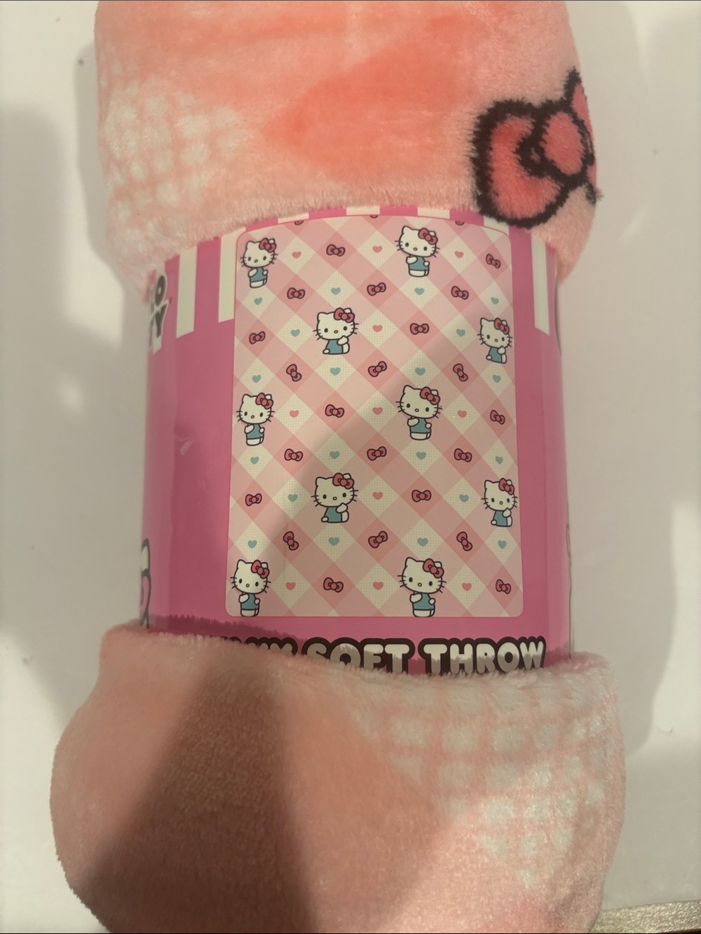 Hello Kitty Pink Plush Throw Blanket with Bow Accent brand new